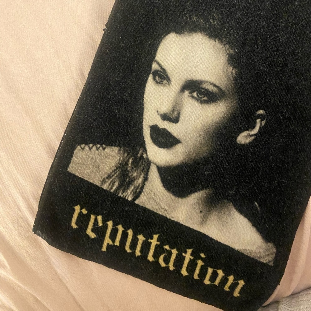 Taylor swift Reputation towel